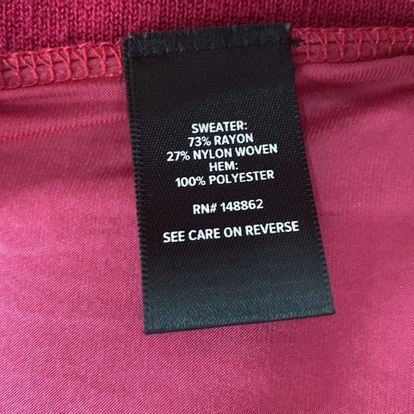 Torrid burgundy peplum mixed media short sleeve sweater size 2 - Picture 4 of 6